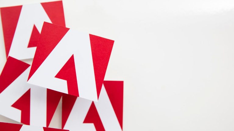 Nommez une alternative libre au logiciel propriétaire Adobe Photoshop !